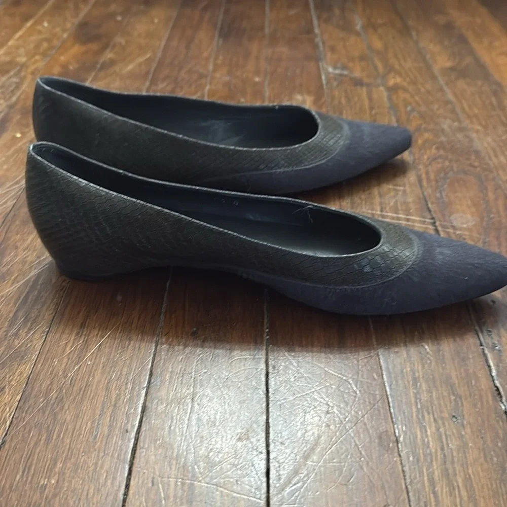 Stuart Weitzman Calf Hair and Leather‎ Flats Blue Size 7.5